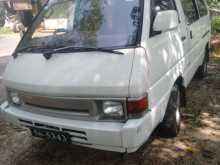Nissan Largo 1991 Van
