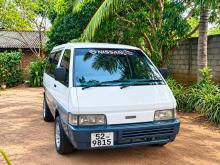 Nissan Largo 1988 Van