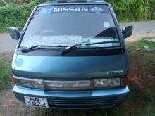 Nissan Largo 1990 Van