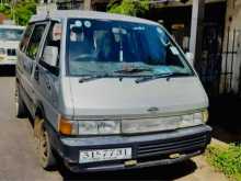 Nissan Largo 1993 Van