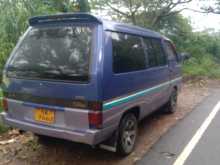 Nissan Largo 1992 Van
