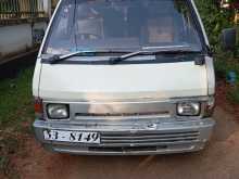 Nissan Largo 1988 Van