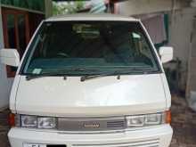 Nissan Largo 1988 Van