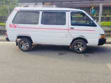 Nissan Largo 1989 Van