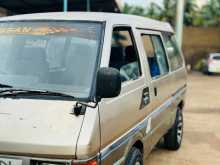 Nissan Largo 1990 Van