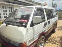 Nissan Largo 1990 Van