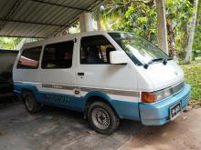 Nissan Largo 1990 Van