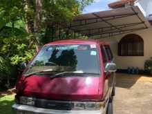 Nissan Largo 1990 Van