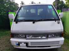 Nissan Largo 1991 Van