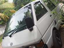 Nissan Largo 1991 Van