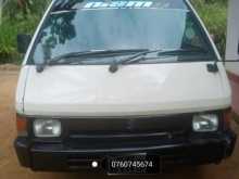 Nissan Largo 1992 Van