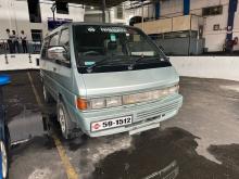 Nissan Largo 1995 Van