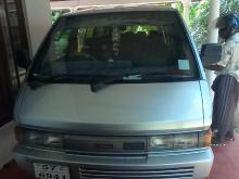 Nissan Largo 1993 Van