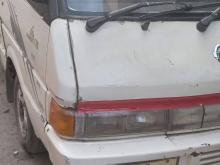 Nissan Largo 1991 Van