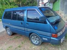 Nissan Largo 1990 Van