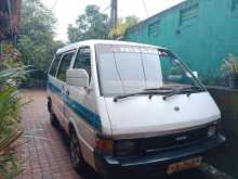 Nissan Largo 1988 Van