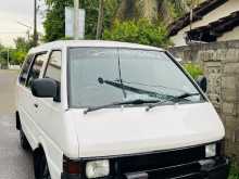 Nissan Largo 1988 Van