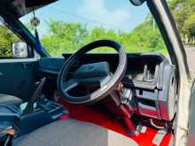 https://riyasewana.com/uploads/nissan-largo-4wd-1991-127341513004.jpg