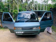 Nissan Largo 1993 Van