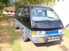 Nissan Largo 1993 Van