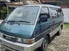 Nissan Largo 1988 Van