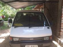 Nissan Largo 1987 Van
