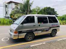 Nissan Largo 1993 Van