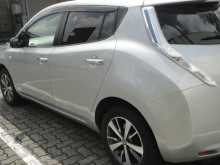 https://riyasewana.com/uploads/nissan-leaf-15123519154.jpg