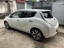https://riyasewana.com/uploads/nissan-leaf-311231622083.jpg