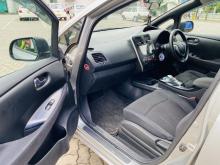 https://riyasewana.com/uploads/nissan-leaf-58160917552.jpg
