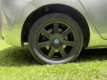 https://riyasewana.com/uploads/nissan-leaf-azeo-112213817766.jpg