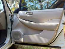https://riyasewana.com/uploads/nissan-leaf-azeo-2014-616541212394.jpg