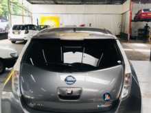 https://riyasewana.com/uploads/nissan-leaf-azeo-2015-16160112774.jpg