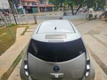 https://riyasewana.com/uploads/nissan-leaf-azeo-2015-30413812954.jpg