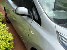 https://riyasewana.com/uploads/nissan-leaf-limited-14195826604.jpg