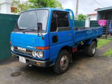 Nissan Nissan 1991 Lorry