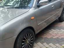 Nissan March 2000 Car