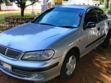 Nissan N16 2000 Car