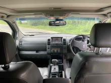 https://riyasewana.com/uploads/nissan-navara-aventura-2518573624672.jpg