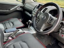 https://riyasewana.com/uploads/nissan-navara-aventura-317180317055.jpg