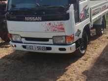 Nissan Nisan 2000 Lorry