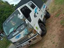 Nissan Tow Cab 1998 Lorry