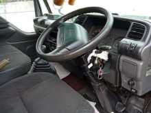 https://riyasewana.com/uploads/nissan-nisan-tow-13752004083.jpg