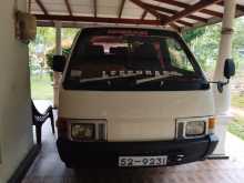 Nissan Nissan 1988 Van