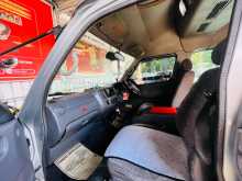 https://riyasewana.com/uploads/nissan-nissan-caravan-2004-2716290012873.jpg