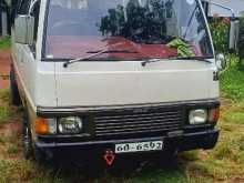 Nissan Caravan Vrg 1983 Van