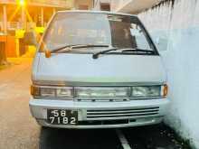 Nissan Largo 1992 Van