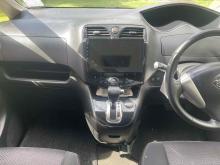 https://riyasewana.com/uploads/nissan-nissan-serena-2619241224772.jpg