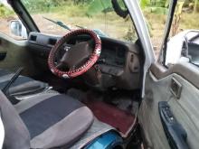 https://riyasewana.com/uploads/nissan-nissancaravan-td27-181850266615.jpg