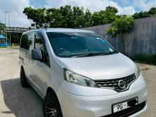 Nissan NV200 2011 Van